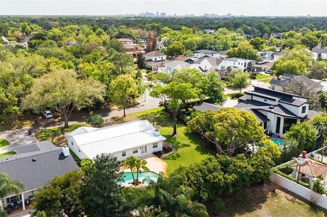 Building Photo - 1711 Chestnut Ave