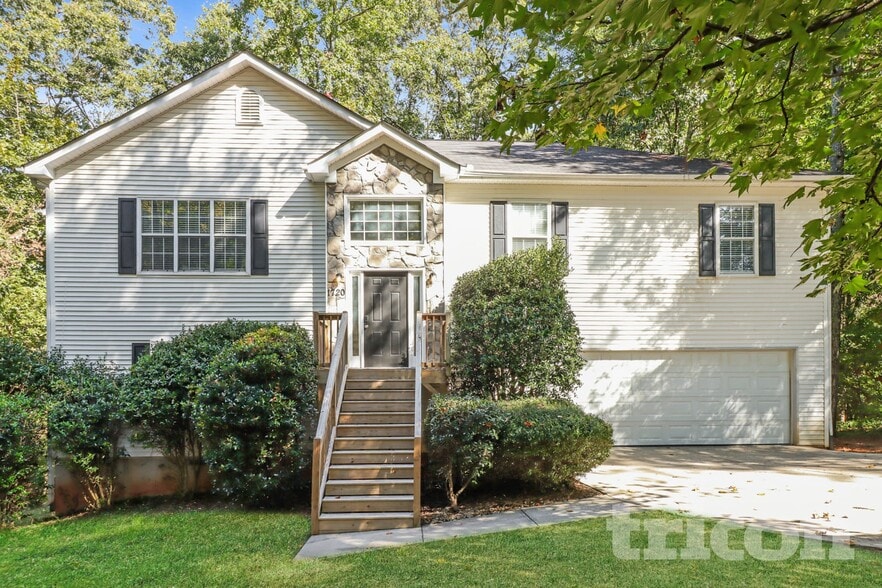 Primary Photo - 1720 Ben King Rd