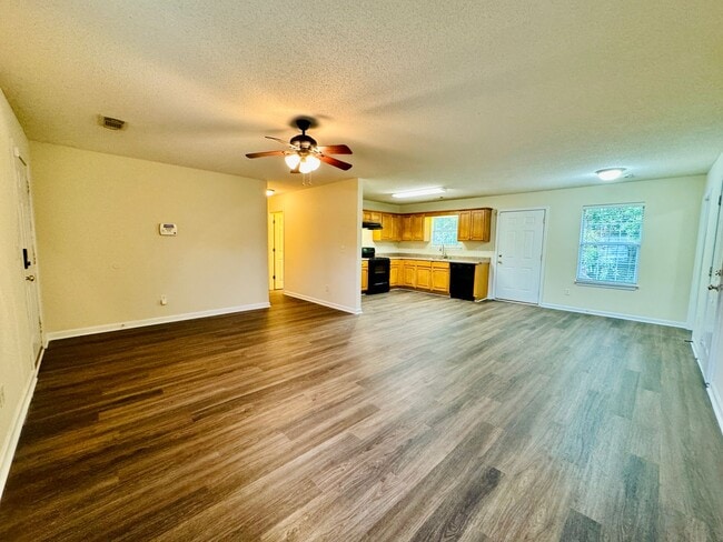 Building Photo - Tuscaloosa, AL Home For Rent. Available to View Now!