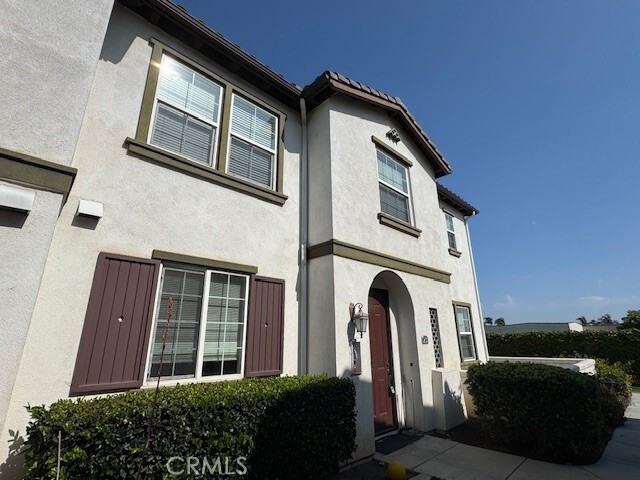 Primary Photo - 2750 E Oak Hill Dr