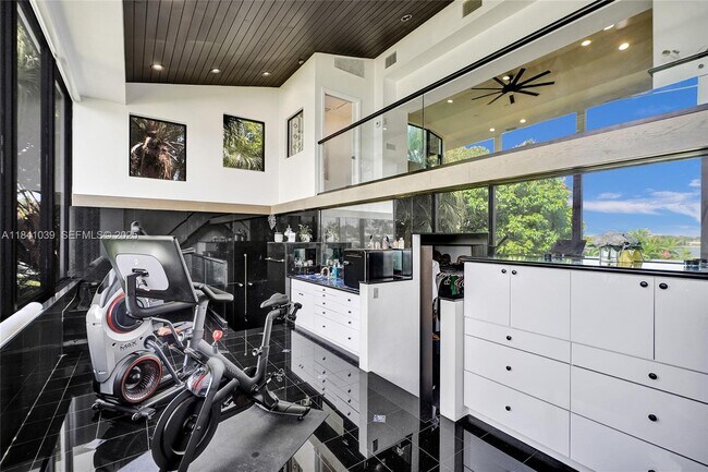 Building Photo - 13724 SW 92nd Ct