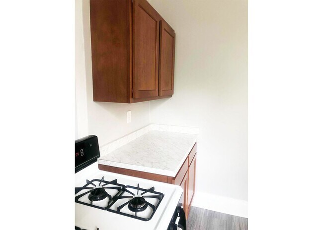 Building Photo - 3255 Bishop St