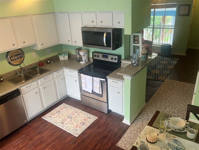 Building Photo - 3506 Cove View Blvd