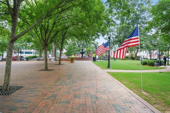 Building Photo - 313 Niles Ct