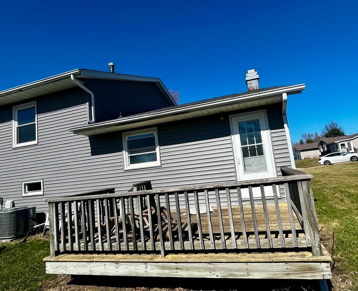 Building Photo - 9652 Johnson St