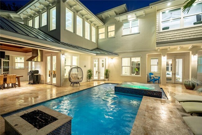 Building Photo - 545 SW Indianola St