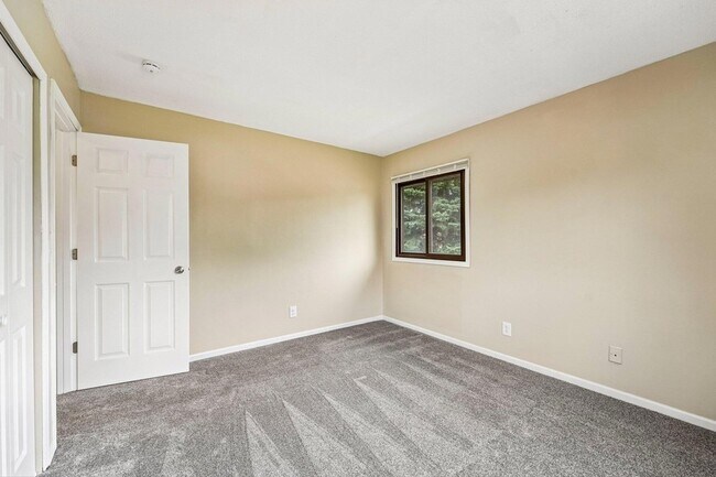 Building Photo - 6130 72nd Ln N