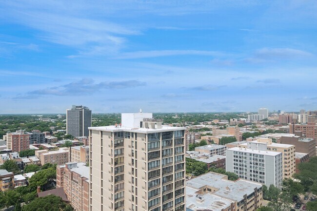 Building Photo - 5701 N Sheridan Rd