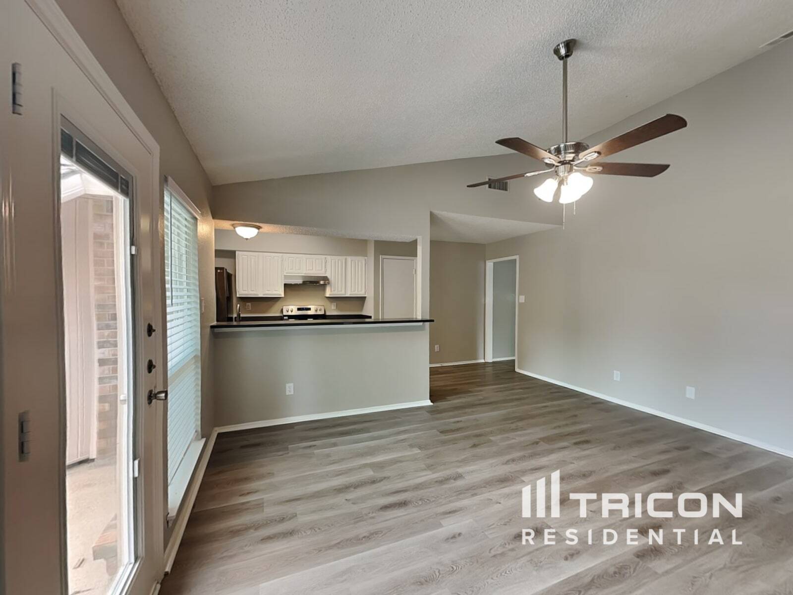 Building Photo - 1040 Twin Falls Dr