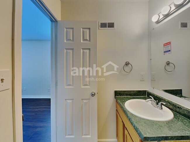 Building Photo - 5223 Waterton Lakes Dr