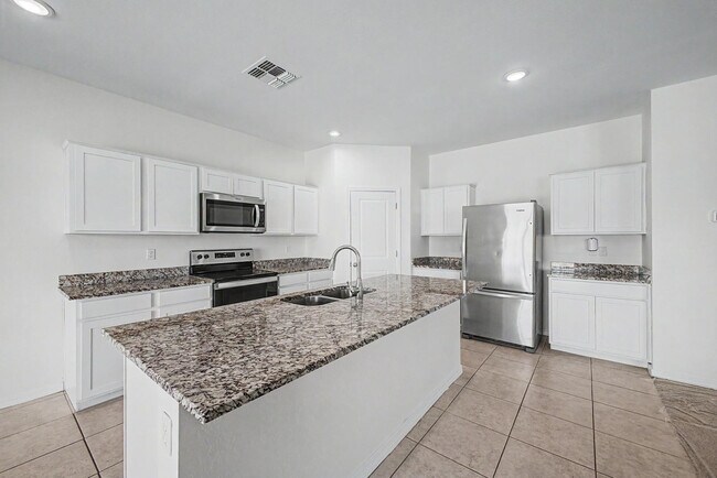 Building Photo - 35450 W Santa Clara Ave