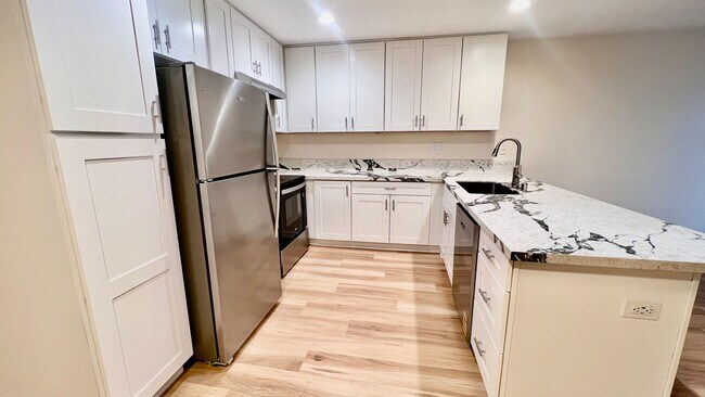 Building Photo - Move-In Ready Serra Mesa 3BR/2BA Condo, Newly Remodeled with Offstreet Parking