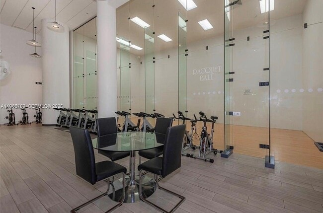 Building Photo - 16445 Collins Ave