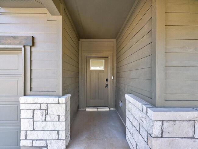 Building Photo - 112 Holmby Dr