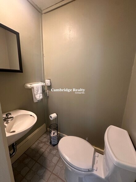 Building Photo - 374 Highland Ave