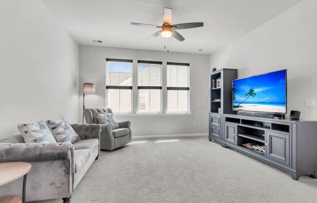 Building Photo - 399 Woodgate Wy