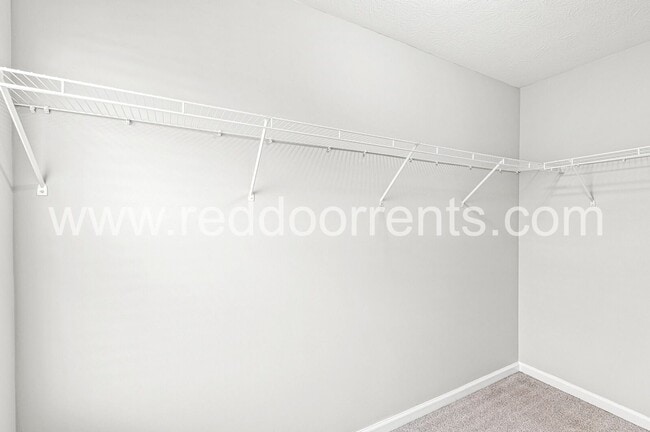 Building Photo - 2936 W New York St