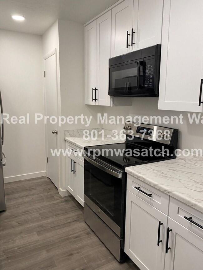 Building Photo - Check out this Beautiful 4 bedroom 2 Bathroom Home in West Valley Ut!!