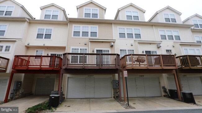 Building Photo - 11837 Regents Park Dr