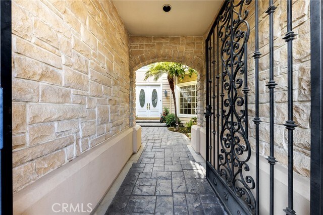 Building Photo - 779 Coral Tree Way