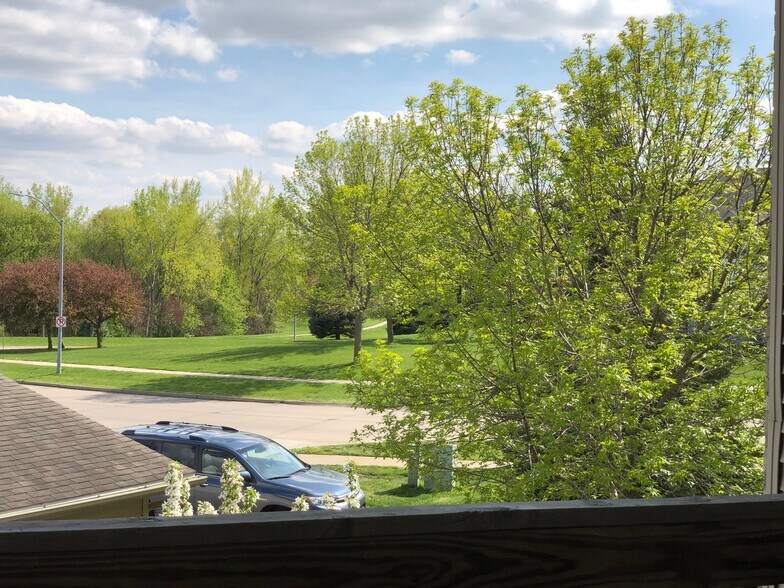 Building Photo - 10151 Sutton Dr