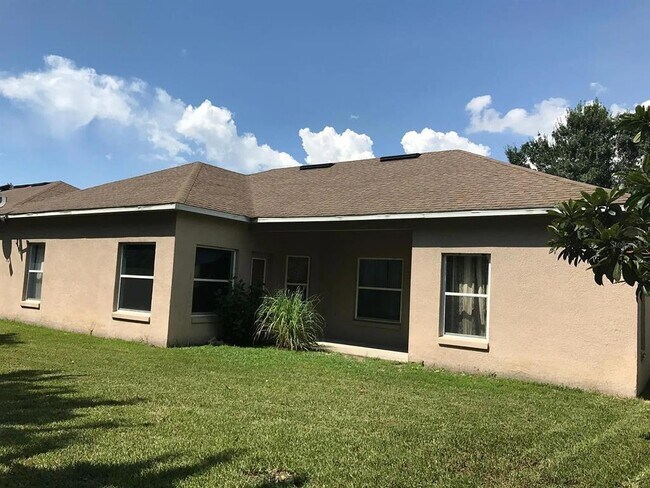 Building Photo - 647 Carey Way