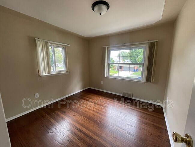 Building Photo - 31245 Bretz Dr
