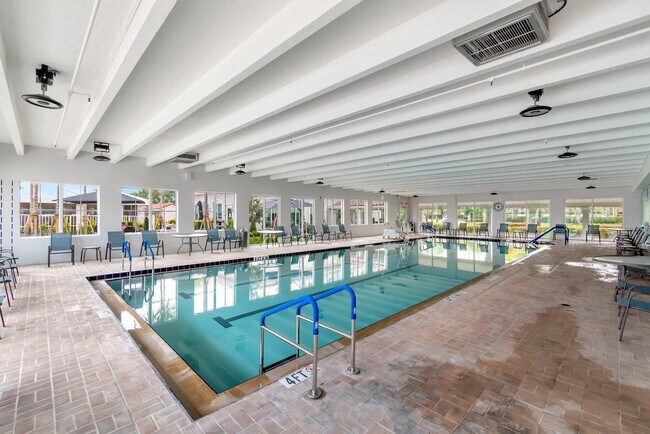 Building Photo - 6193 Pointe Regal Cir