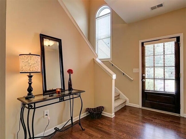 Building Photo - 1083 Brownstone Dr SW