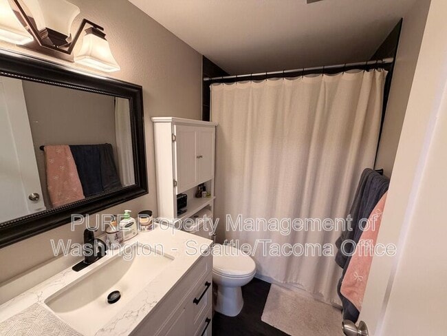 Building Photo - 10410 S Fruitland