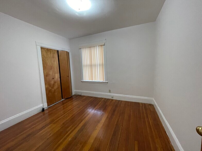 Building Photo - 48 Woolson St