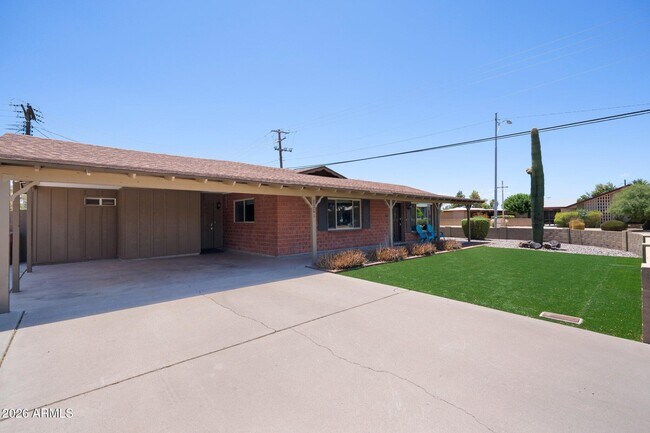 Building Photo - 8201 E Montecito Ave