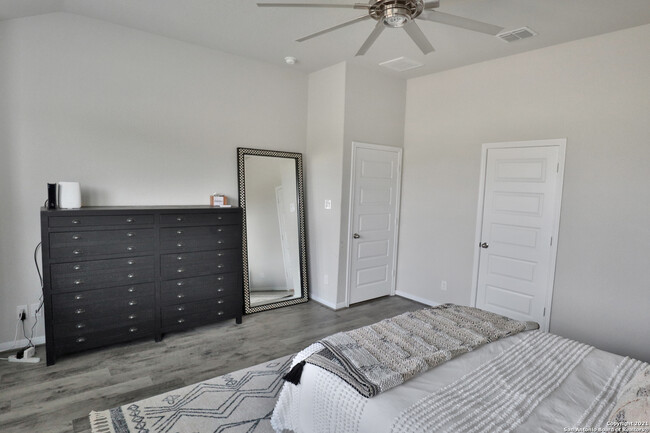 Building Photo - 12567 Rothau Dr