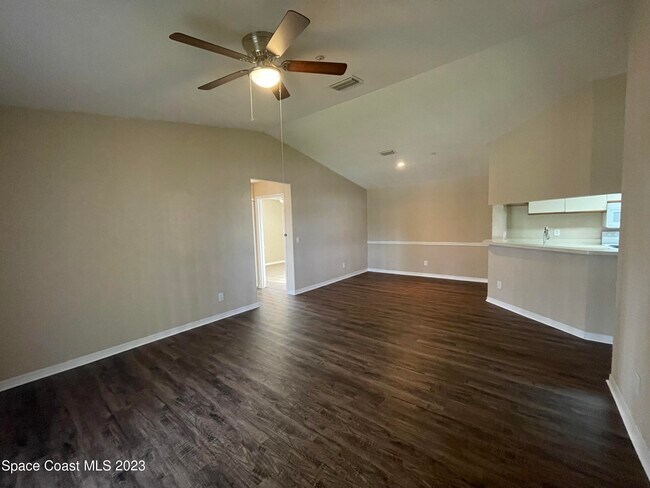 Building Photo - 7667 N Wickham Rd