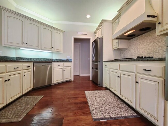 Building Photo - 5604 NW 106th St