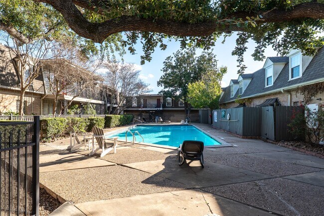 Building Photo - 2601 Marilee Ln