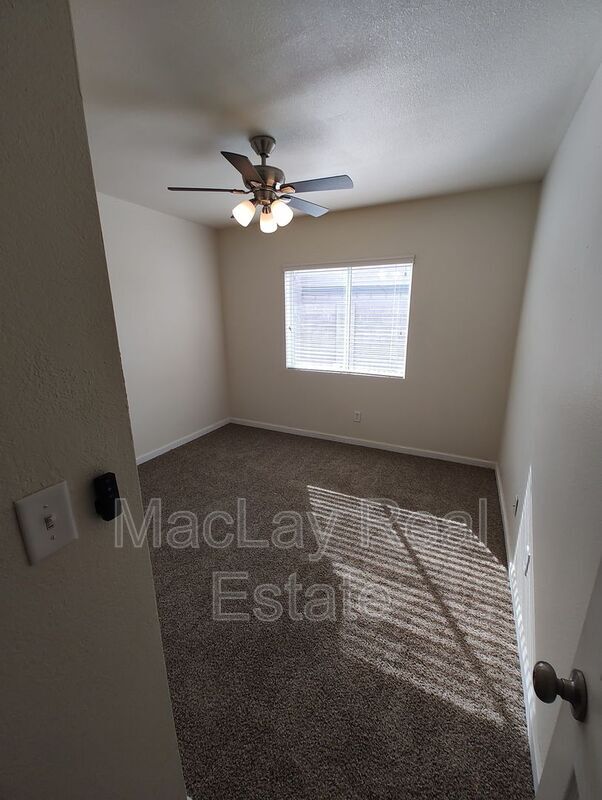 Building Photo - 17202 N 37th St