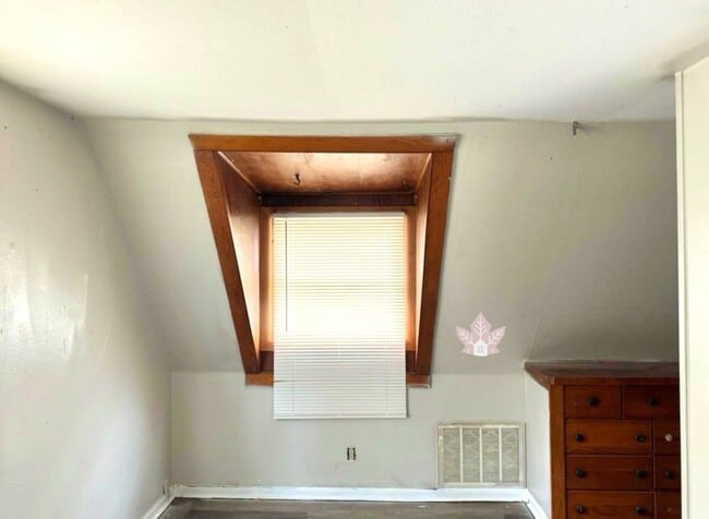 Building Photo - Peaceful 1-Bedroom Retreat with Private Yard