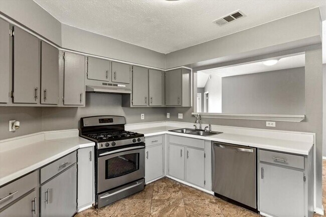 Building Photo - 19438 Cypress Flower Dr