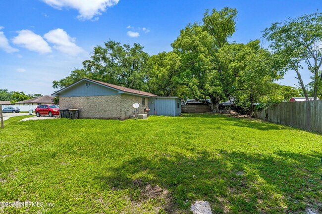 Building Photo - 6343 Alfredo Ct