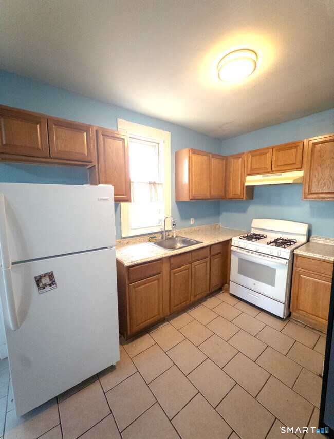 Building Photo - 28 Cassius St