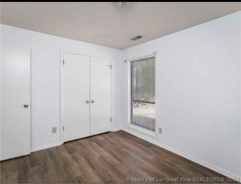 Building Photo - 1904 Tryon Dr