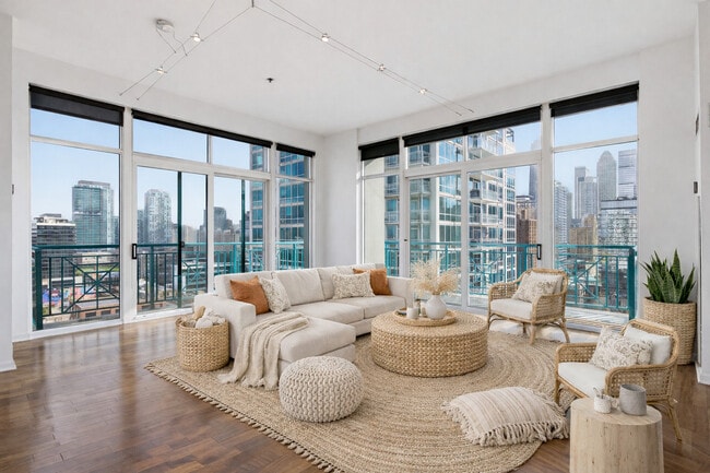 Building Photo - 340 W Superior St