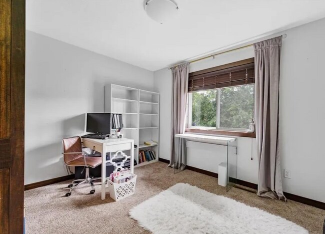 Building Photo - 1253 Turnberry Dr SE