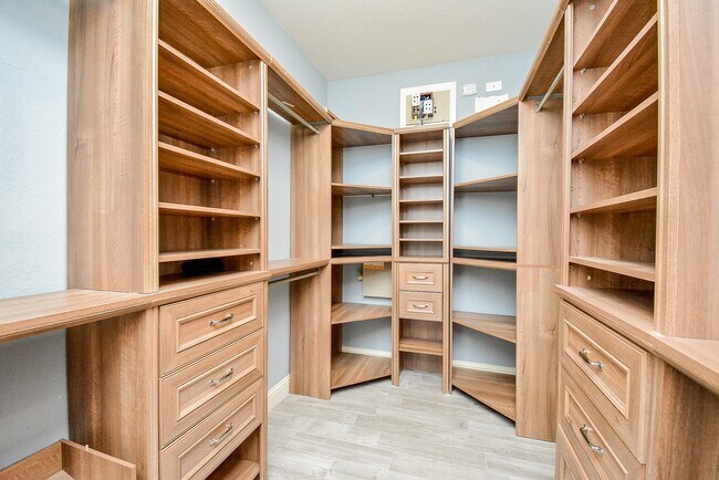 Building Photo - 7519 Muley Ln