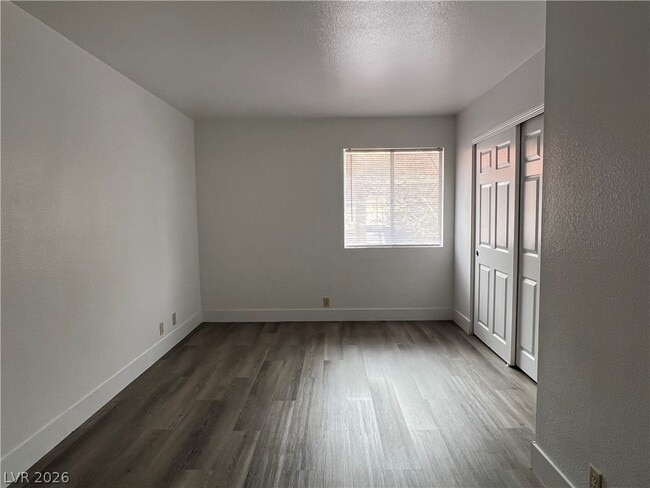 Building Photo - 5080 Indian River Dr