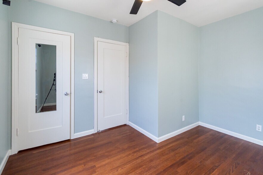 Building Photo - 2104 E Florida St