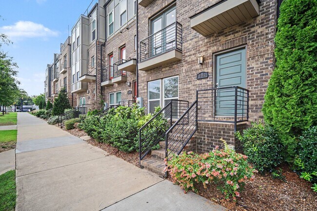 Building Photo - 2712 Grand Union Way