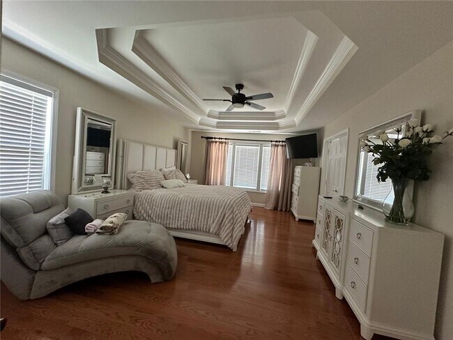 Building Photo - 2670 Turning Leaf Dr N West