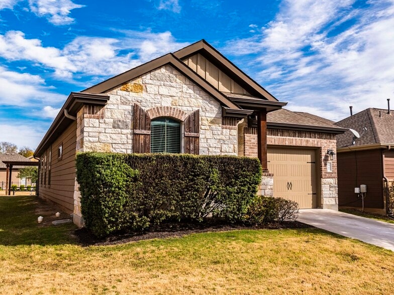 Building Photo - 7233 Menchaca Rd